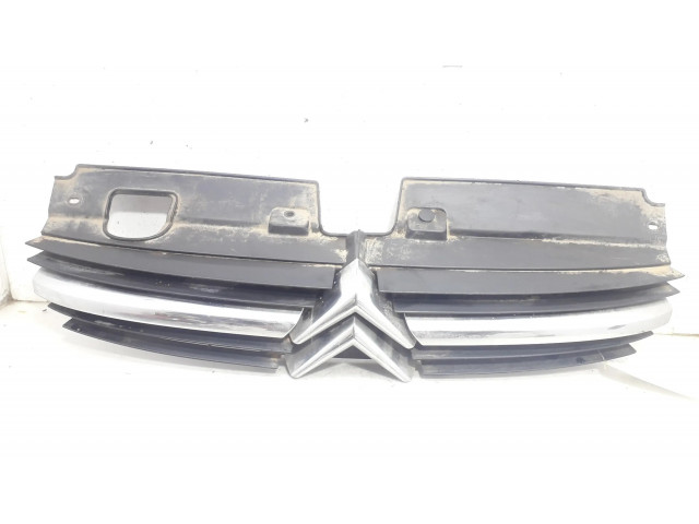 Передняя решётка Citroen C5 2001-2004 года 9636751980      