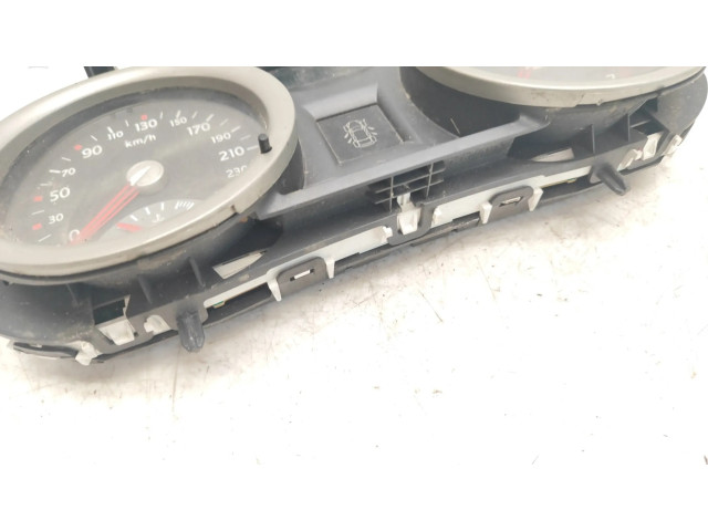 Přístrojová deska  Renault Megane II 2004 8200399694, RBAC2736899  