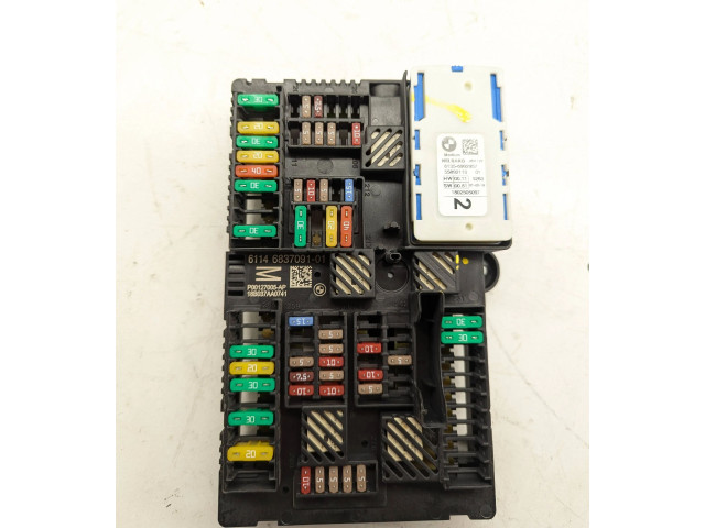 Блок предохранителей 6837091, 6992957   BMW 5 G30 G31    