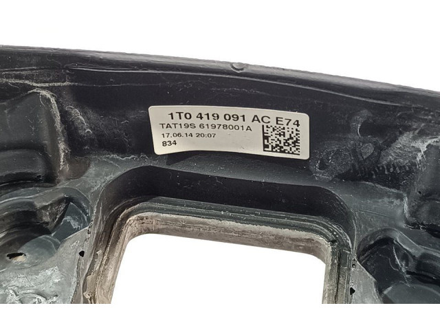 Руль Volkswagen Tiguan  2007 - 2016 года 1T0419091AC      