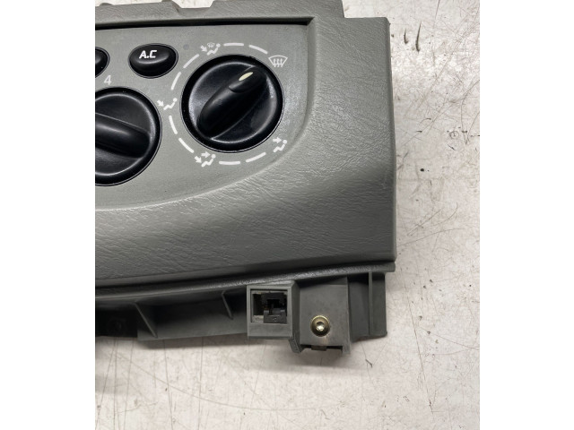 Блок управления климат-контролем 91165788, 8200004603   Renault Trafic II (X83)