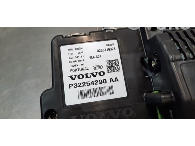Přístrojová deska  Volvo V60 2018 36011574  