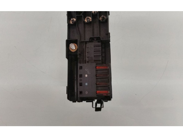   Pojistková skříňka 2115452601, 01394841   Mercedes-Benz ML W164 2006