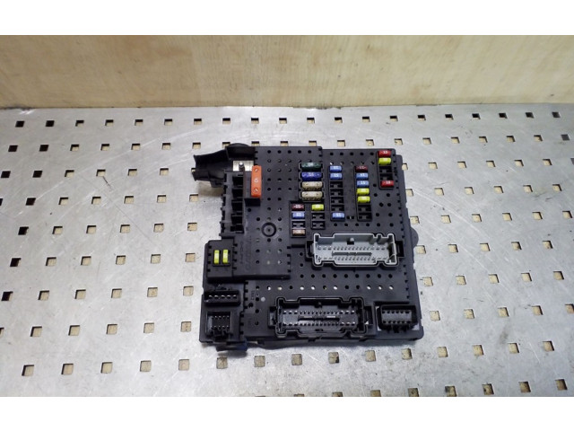   Pojistková skříňka 30786646, 28080156   Volvo XC70 2007