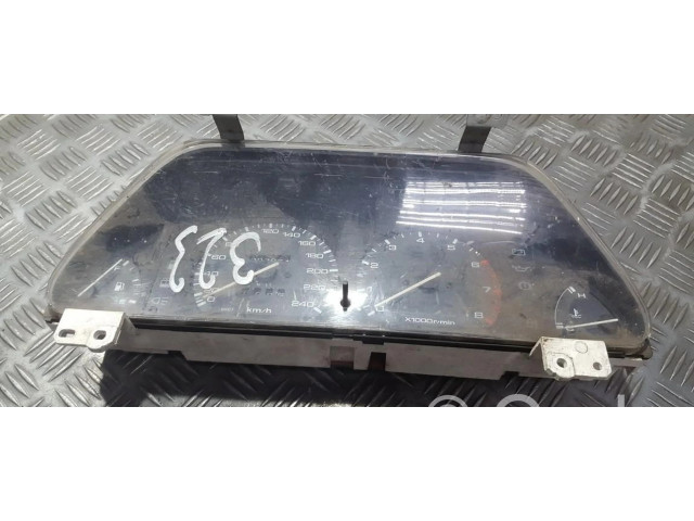Přístrojová deska  Mazda 323 1990 BS42A  