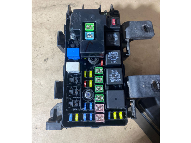 Блок предохранителей 919503K610, 01180849   Hyundai Sonata    