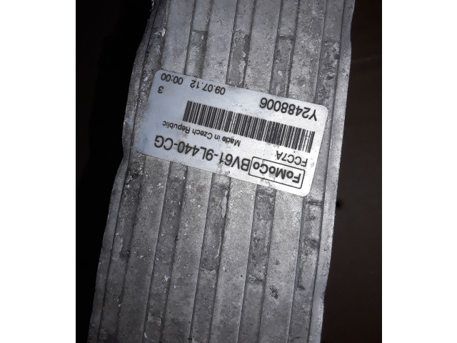 Интеркулер  BV619L440CG, Y2488006   Ford Focus 1.6