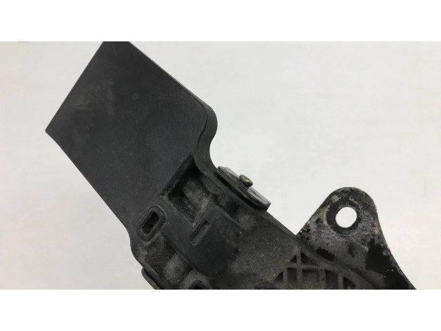 Замок капота 8U0823480C   Audi Q3 8U