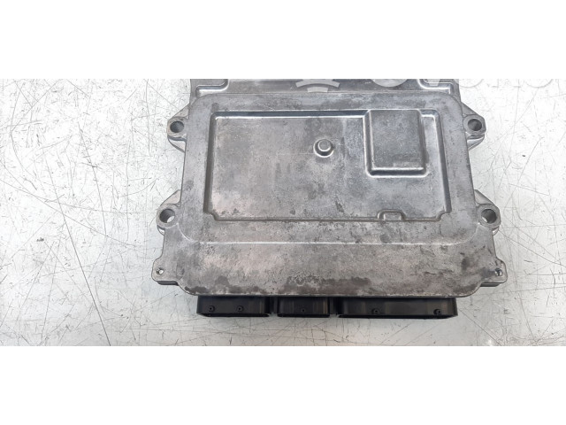 Řídící jednotka 32313937   Volvo V60 2021