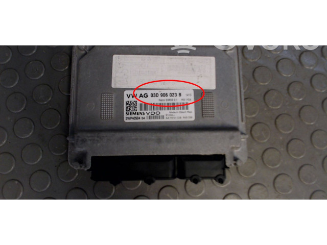 Блок управления двигателя 03D906023B   Volkswagen Fox