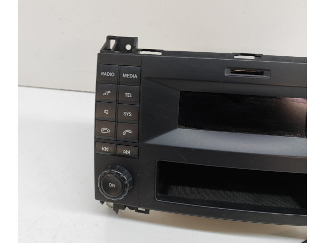 Радио/ проигрыватель CD/DVD / навигация    A9069005103   Mercedes-Benz Sprinter W906