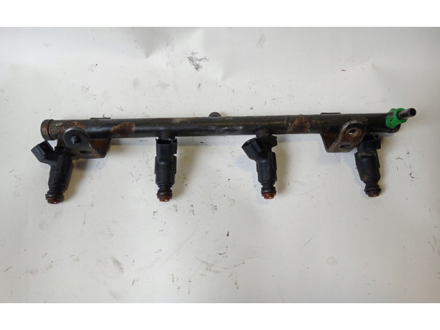Топливная рампа 04669772   Chrysler Neon I  