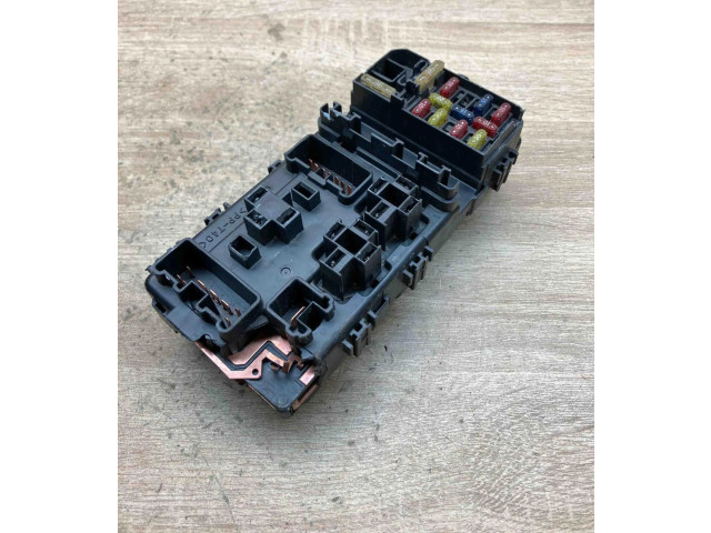 Блок предохранителей 2323006072, MR228760   Mitsubishi Colt    