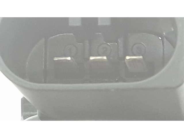 Vstřikovač 13538579236, 8579236   BMW 5 F10 F11   2.0  