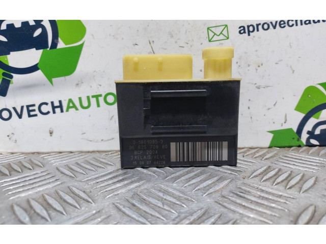 Řídící jednotka 9662570880   Peugeot 3008 I 2015