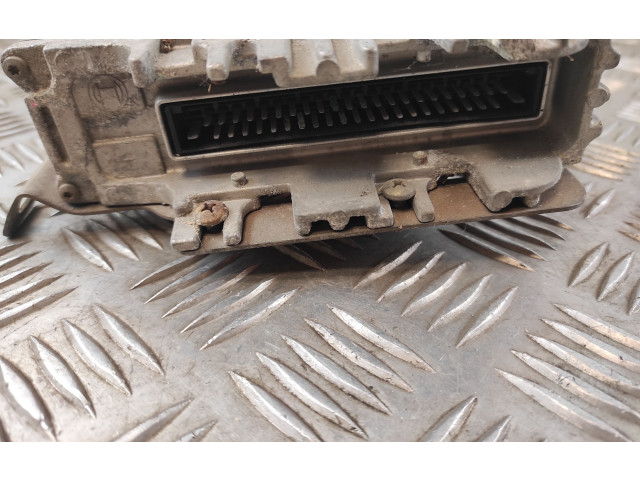 Блок управления двигателем ECU 0261200760, 1H0907311F   Volkswagen  Golf III  1992 - 1997 года