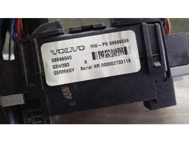 Блок предохранителей 08696098, 08696040   Volvo V70    