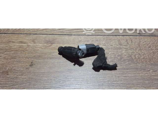 Vstřikovač 9260930006   KIA Cerato     