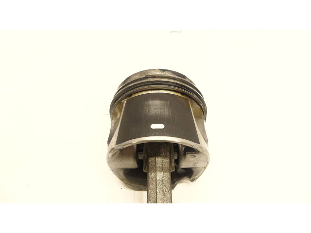  Поршень с шатуном D4204T5 D4204T14 82L175, FO61  Volvo S60  