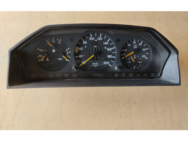 Přístrojová deska  Mercedes-Benz E W124 1992 1245438521  
