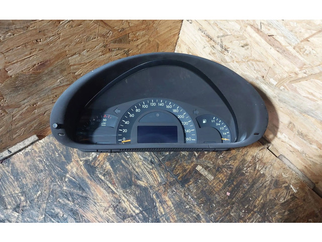 Přístrojová deska  Mercedes-Benz C W203 2001 A2035403411, 11000889603  