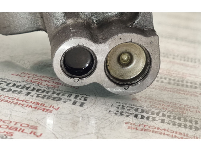 Масляный насос  BMK 059115105AG  Audi A6 S6 C6 4F 