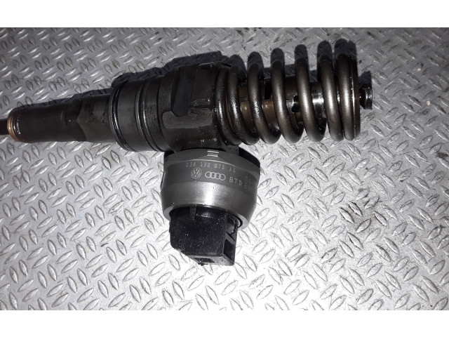Vstřikovač 038130073AG   Volkswagen Touran I     