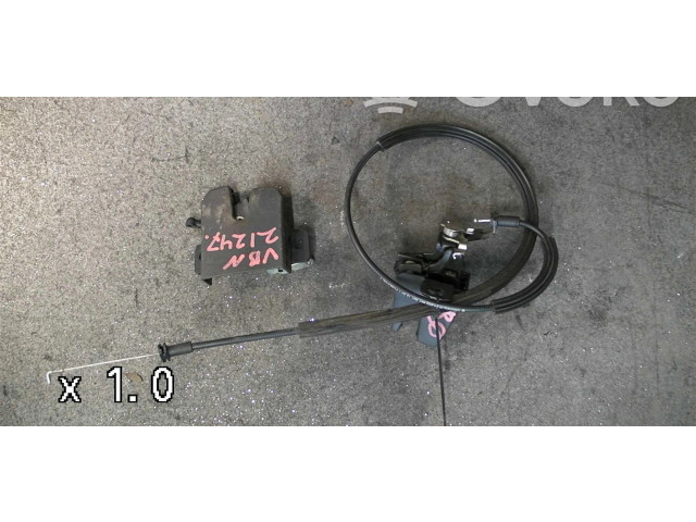 Замок багажника 2K5827505F, 7E0827161B    Volkswagen Caddy 2004 - 2010 года