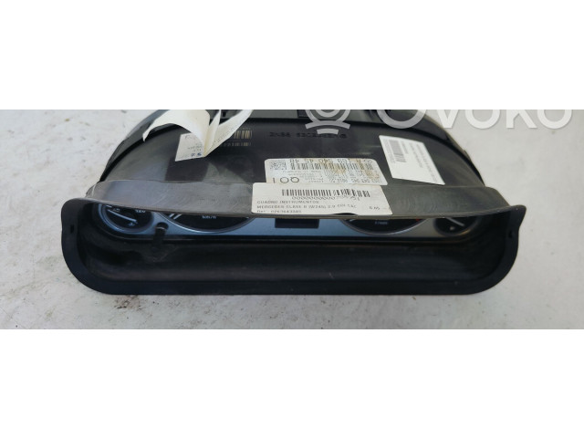 Přístrojová deska  Mercedes-Benz B W245 2005 A1695404548  