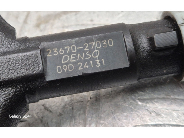 Vstřikovač 2367027030   Toyota RAV 4 (XA20)     