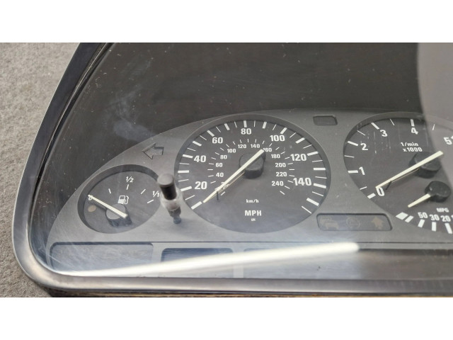 Přístrojová deska  BMW 7 E38 2000 6906112  