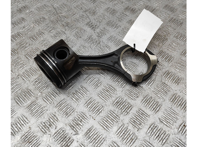 Píst A6420301818, A6420305220   Mercedes-Benz R W251    OM 642.950 