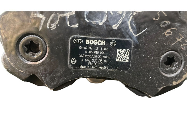 Топливный насос A6400700601, 0445010096    Smart ForFour I   