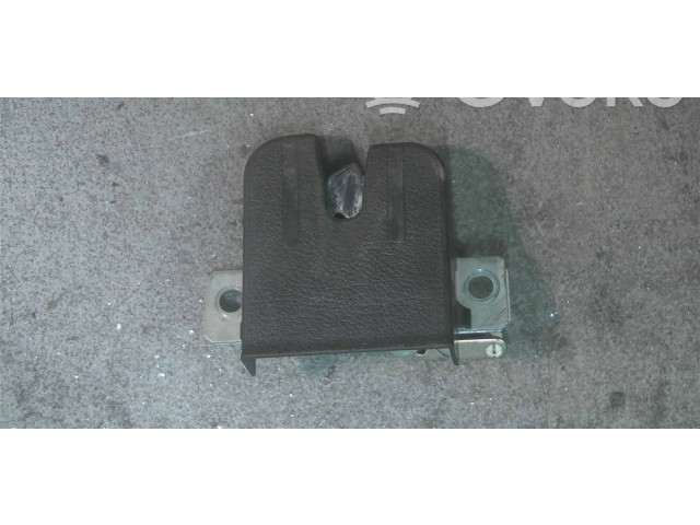 Замок багажника 6Q6827505B    Volkswagen Polo IV 9N3 2005 - 2009 года