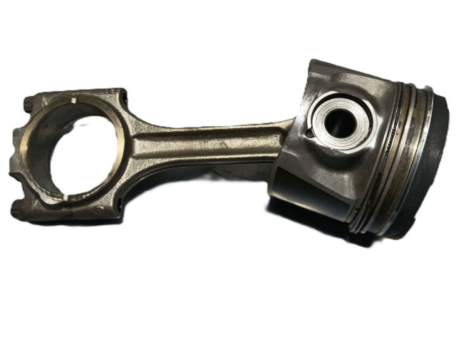 Píst 30750764   Volvo S80    D5244T 