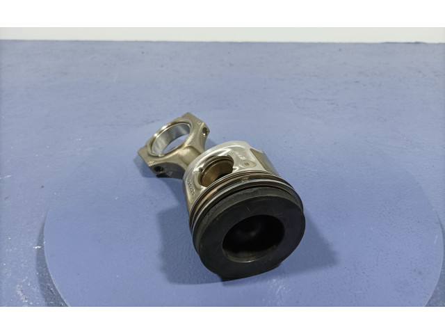Píst 7810825, 7810825   BMW X1 E84     