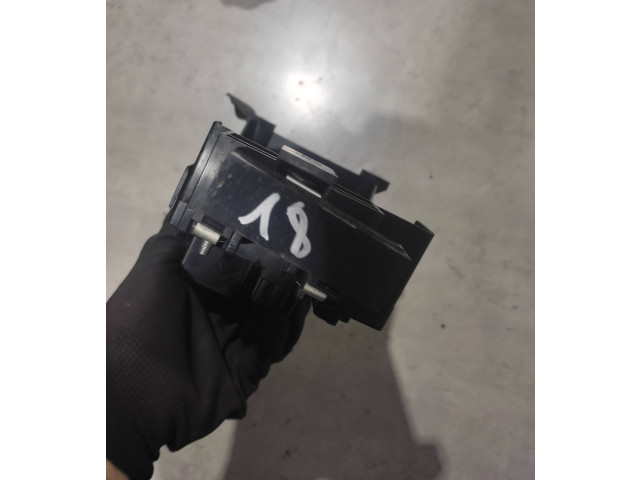 Блок предохранителей G92Z128010, 7A090003   Lexus GS 300 350 430 450H    