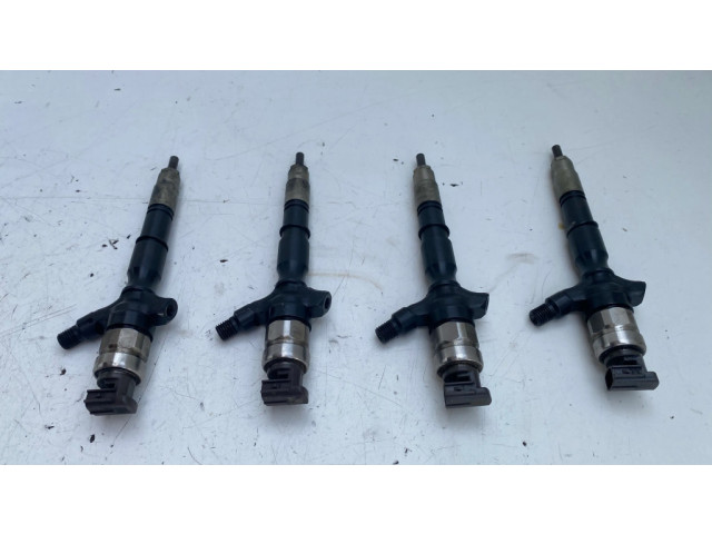 Комплект форсунок 2367030100    Toyota Hilux (AN10, AN20, AN30) для дизельного двигателя  2.5