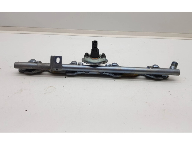 Vstřikovací lišta 8945833030, 20J132B   Toyota RAV 4 (XA50)     