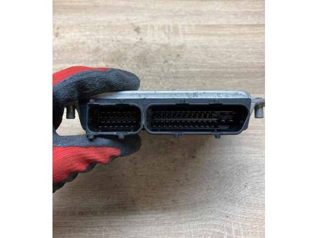 Блок управления двигателем ECU 030906032E, 0261204911   Volkswagen Lupo