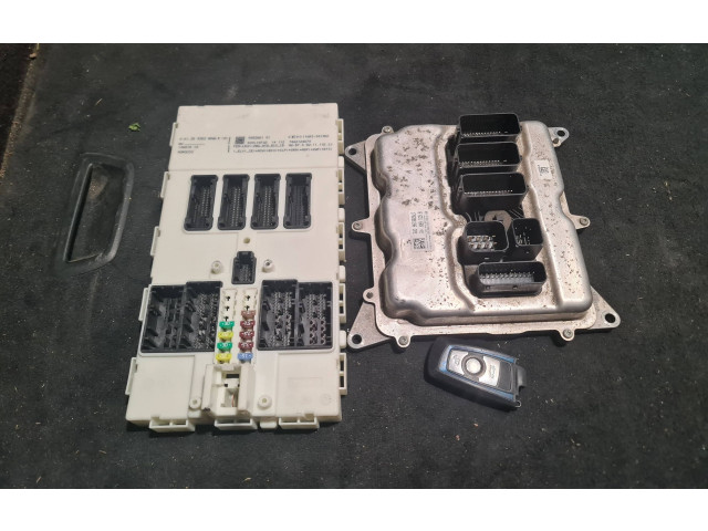 Pojistková skříňka Блок управления двигателя 0261S10548, 8631689   BMW 3 F30 F35 F31 2012