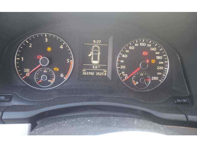 Панель приборов 1K8920871A   Volkswagen Scirocco       