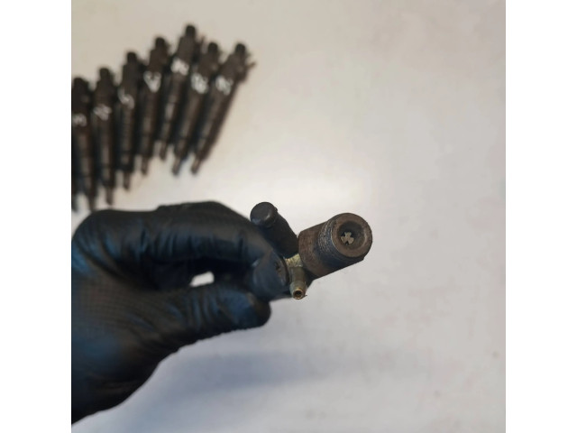 Vstřikovač 0432193616   Volvo S70  V70  V70 XC  pro naftový motor 2.5  