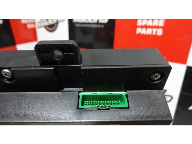 Дисплей    YIP500390   Land Rover Range Rover L322