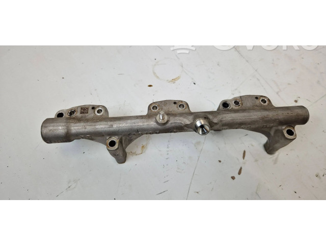 Vstřikovací lišta 7643082   BMW 2 F22 F23  pro benzínový motor 3.0 B58B30A 