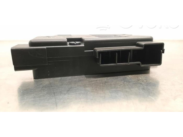 Блок предохранителей  8V0937548   Audi RS3    