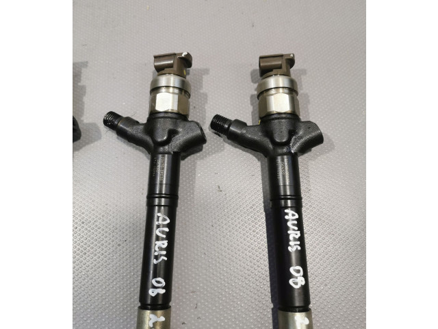 Vstřikovač 236700R030   Toyota Auris 150     