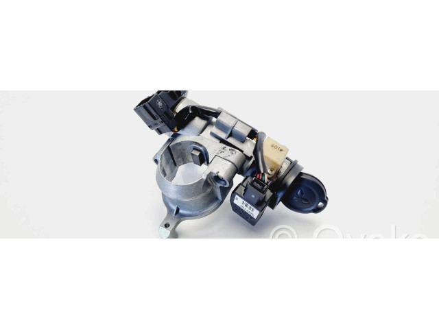 Комплект блоков управления MR951770, MM0038001   Mitsubishi Colt