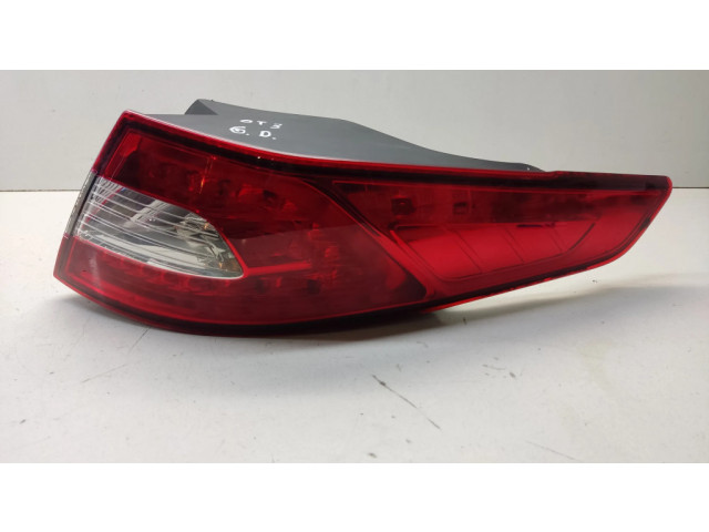 Задний фонарь правый сзади 924022T0    KIA Optima   2010-2015 года