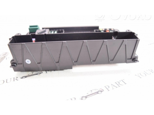 Блок предохранителей 9210863   BMW X3 F25    